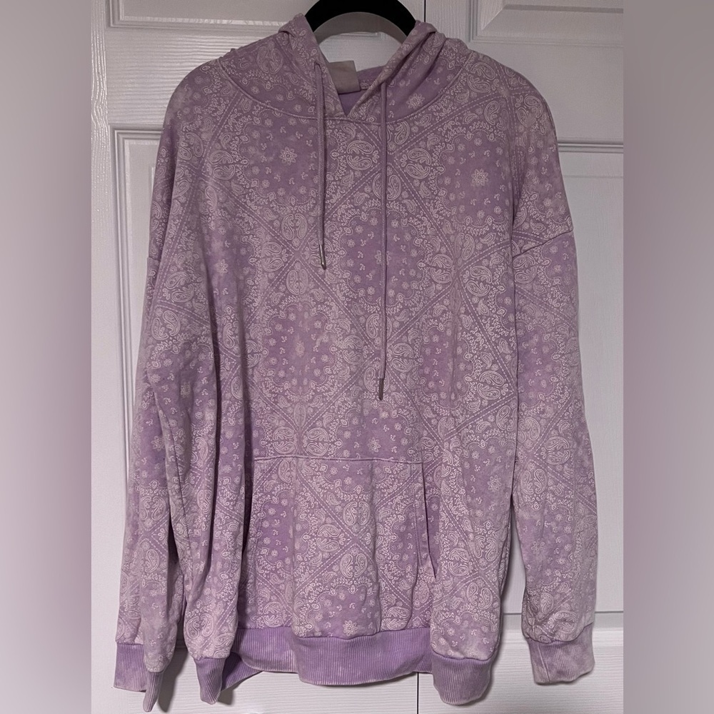 Women's No Boundaries Faded Purple Patterned Hooded Sweatshirt